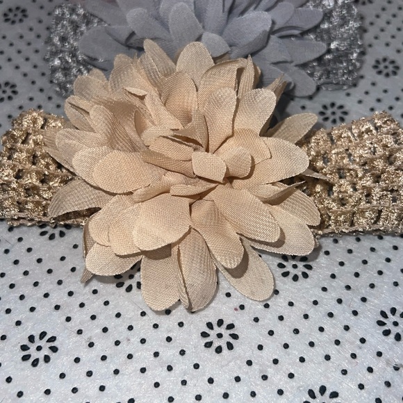 🛍 NEW PRETTY Little GIRLS BUNDLE OF 3 BOW SIZE 0-24 MONTHS - Picture 2 of 6
